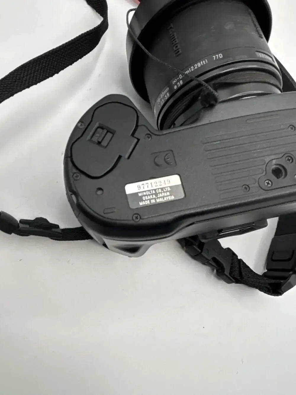 Minolta Maxxum 500si 35mm SLR Film Camera with Tamron 28-80mm Lens